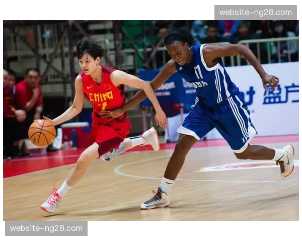 洛杉矶火花队新主场“火花竞技场”举办揭幕仪式，可容纳18000人