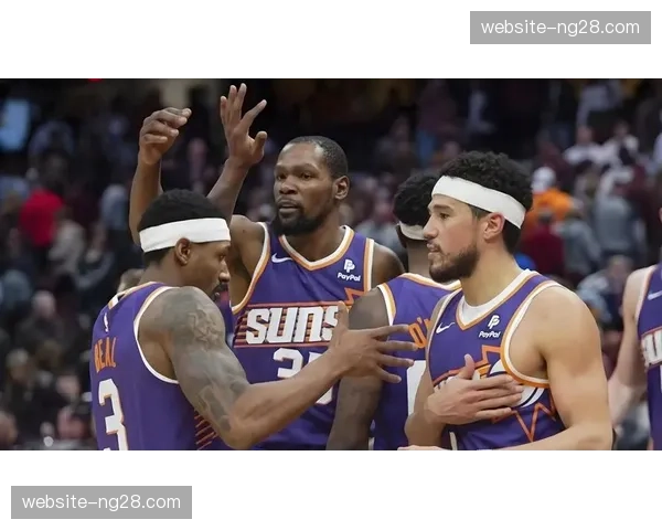 分析：太阳三巨头同时出战时胜率不足五成，问题出在防守轮转