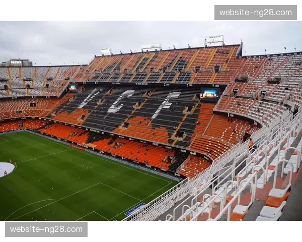 梅斯塔利亚球场启动看台座椅翻新工程